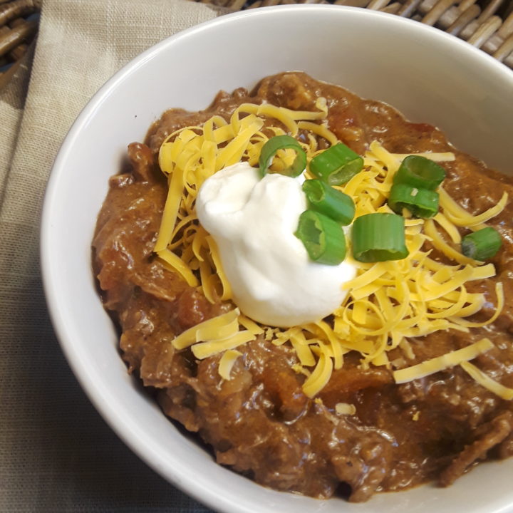 Pressure Cooker Keto Chili Recipe | KitschNTable.com